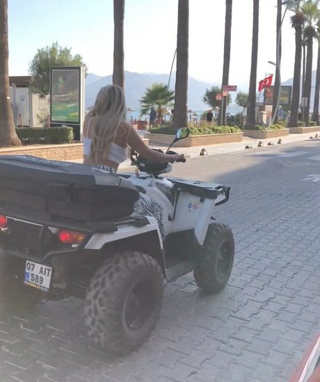 Oksana Mishyna ヌードモデル アーカイブ