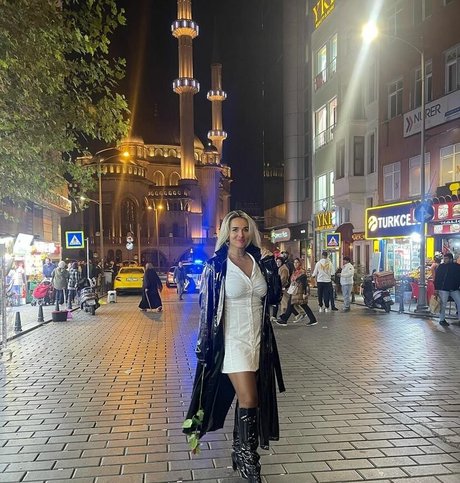 ジャークオンリーファンズ エロ 画像