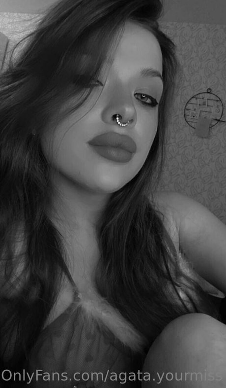 agata yourmiss アダルトスター 写真