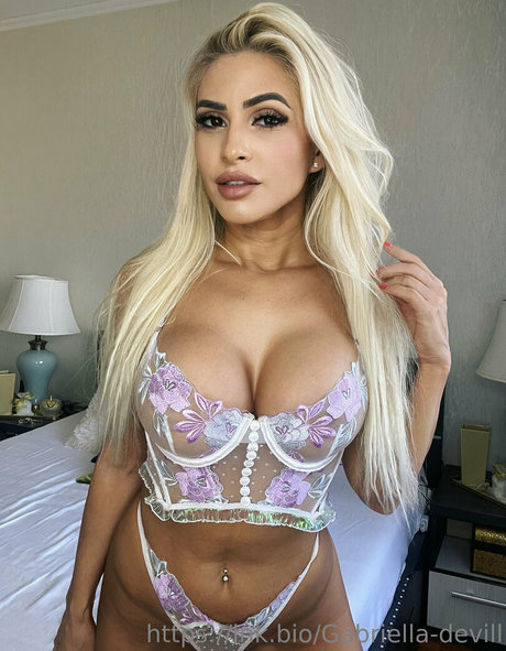 gabrielladeville スター 裸 写真