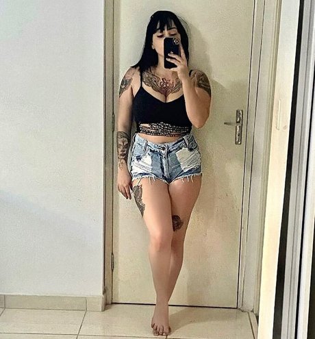 Deborah Milano セックスモデル 画像