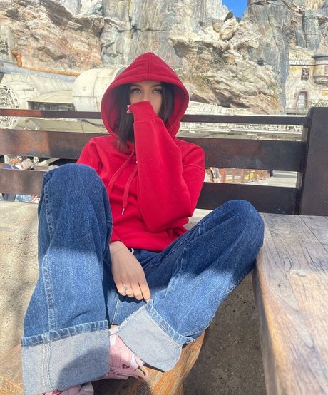 Madison Lewis ヌードモデル 写真