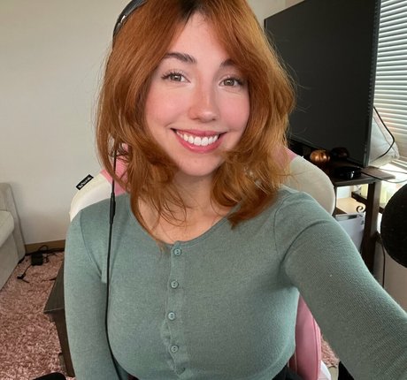 breebunn ヌードのポルノスター 写真