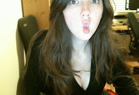 ぽっちゃりティーンオンリーファンズ エロ 写真