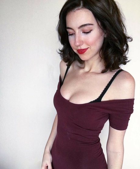 痴女妻オンリーファンズ アート裸 画像