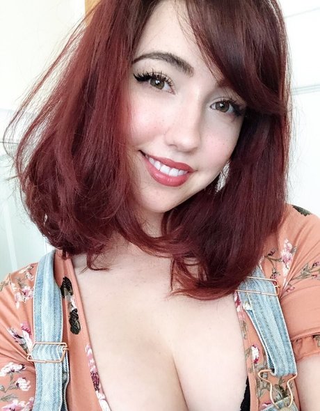 金髪の小人オンリーファンズ ホットセクシー 写真