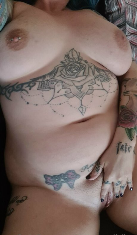 roguewildinc ヌードのポルノスター 画像