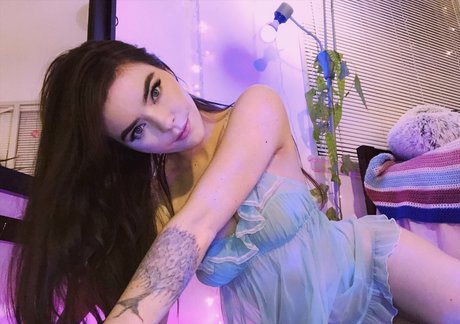 金髪の筋肉オンリーファンズ エロ 写真