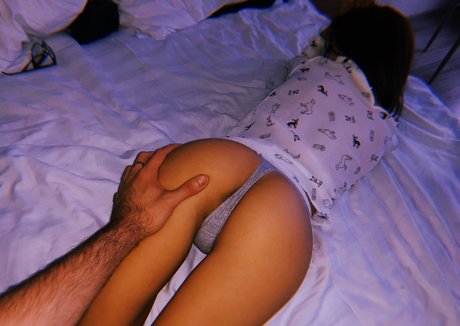 義母オンリーファンズ セクシー裸 画像