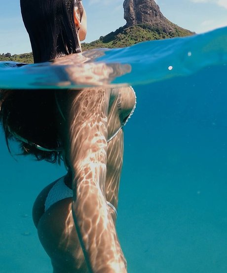 Yris Araujo ヌードモデル 写真