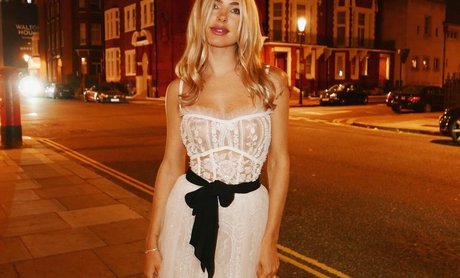 Kimberley Garner セックスモデル 画像