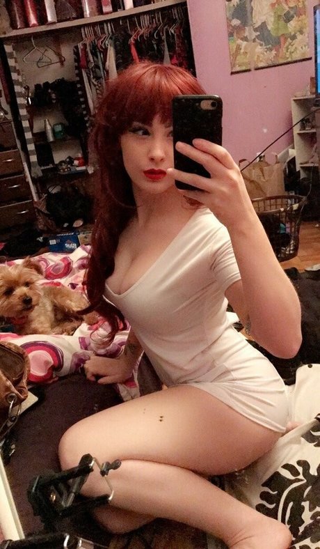 ティックトックスター オンリーファンズ セクシー裸 画像