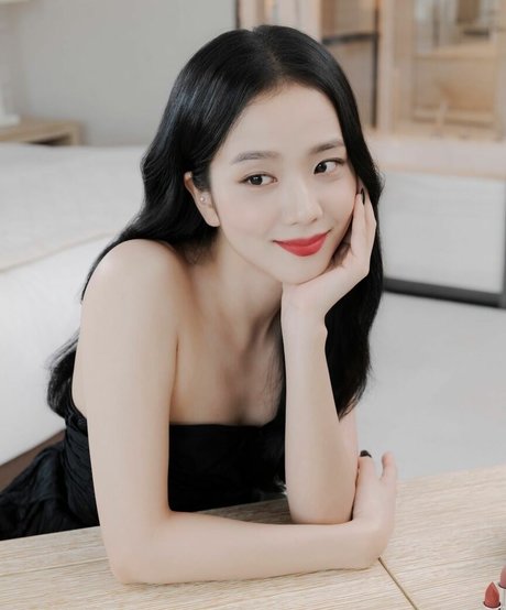 Jisoo ポルノ女優 ギャラリー