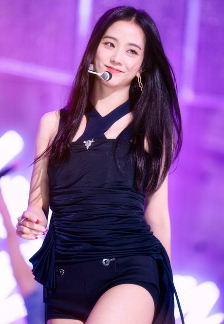 Jisoo ヌード女優 ギャラリー