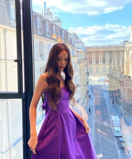 Jisoo ヌードモデル ギャラリー