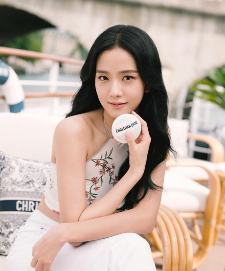 Jisoo 美しいスター ギャラリー