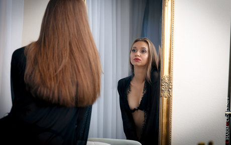 濃厚なヌードオンリーファンズ 無料ポルノ 写真