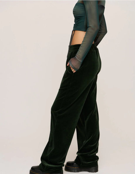 ティーンフィンガリングオンリーファンズ 無料ポルノ ギャラリー