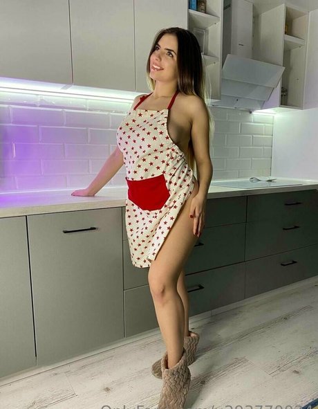 巨乳ストリップオンリーファンズ セクシー裸 画像