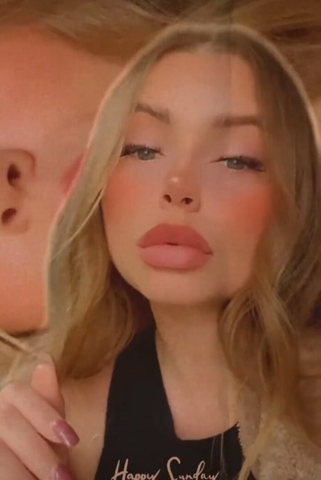 熟女のおっぱいオンリーファンズ セクシーヌード 写真