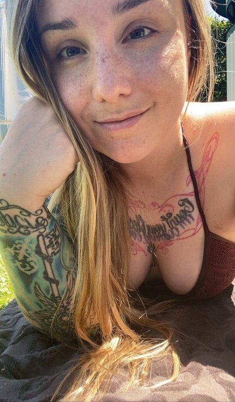 Missrage セクシーなポルノスター ギャラリー