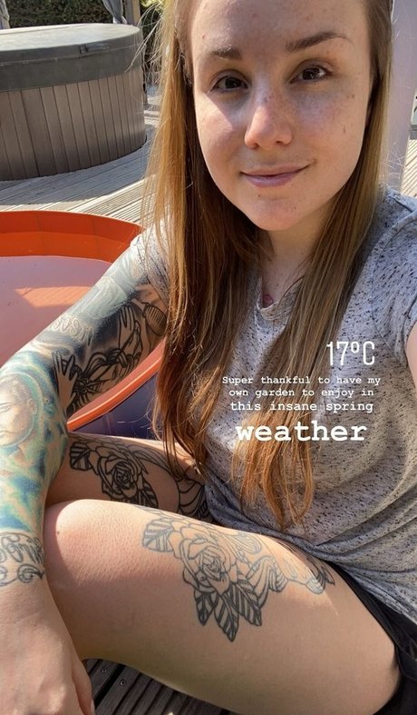 曲線美の女の子オンリーファンズ アートxxx 写真