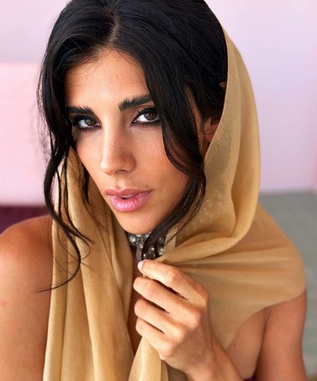 裸の女の子オンリーファンズ 美しいポルノ 写真