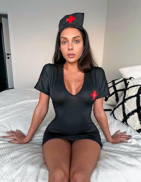 Shymskaya Elizaveta 裸モデル 写真