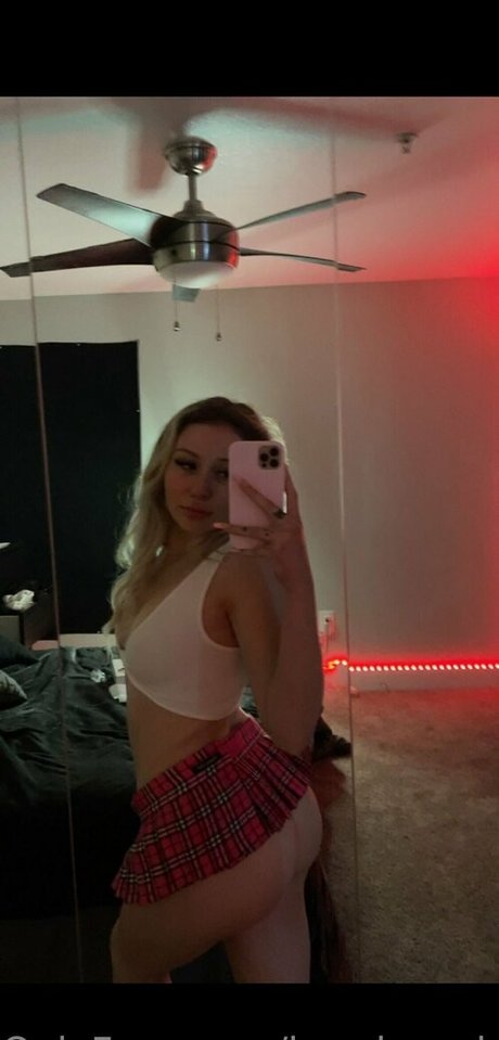 巨乳ランジェリーオンリーファンズ えろ 写真