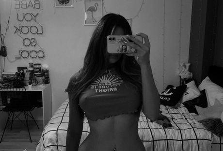 いちごミルクオンリーファンズ ホット裸 画像