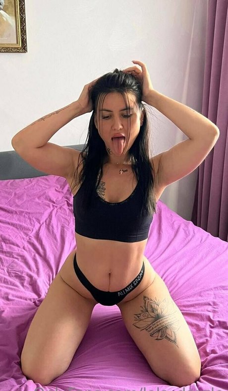 lola dazzle セクシー女優 画像