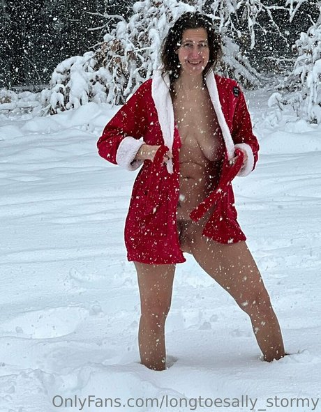 巨乳ストリップオンリーファンズ 無料裸 画像