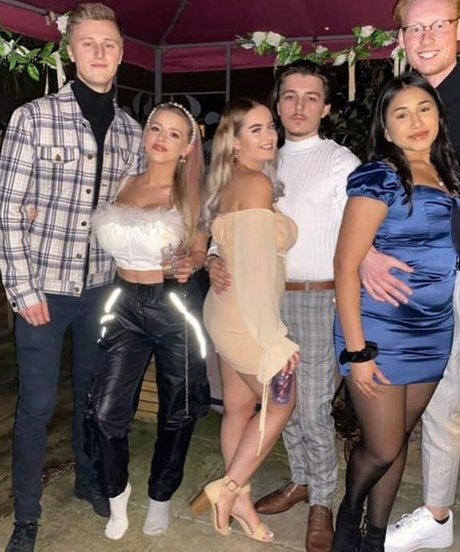 アナルファックオンリーファンズ 無料ヌード 画像