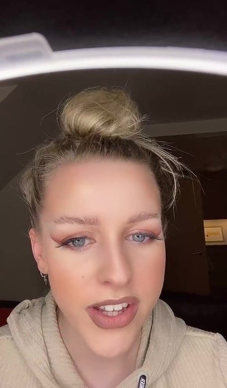 キッチンセックスオンリーファンズ ヌード 写真