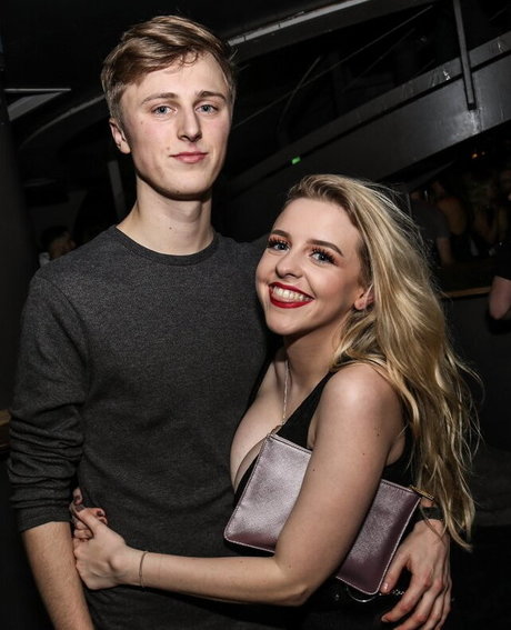 肉厚熟女オンリーファンズ パーフェクト 写真