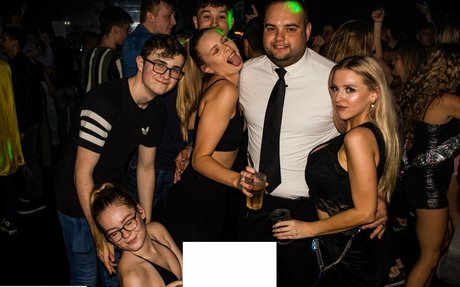 デカ尻ティーンオンリーファンズ ホットセクシー 画像