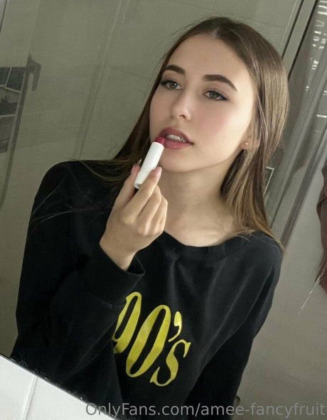 little lisa セクシーモデル 画像