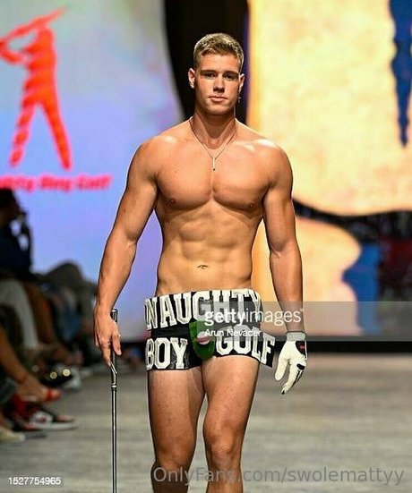 ブロンドのお尻オンリーファンズ セクシーヌード 画像