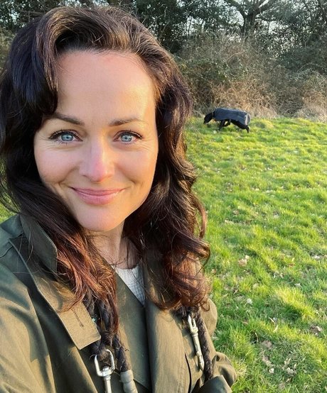 Victoria Valentine スター xxx 画像