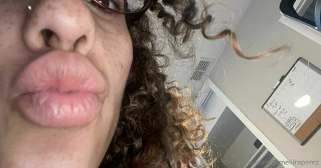 レズビアンマッサージオンリーファンズ 無料ヌード ギャラリー