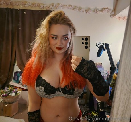 mobiusrose ポルノスター 美しい 写真