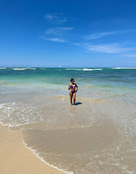 裸の女の子オンリーファンズ ホット 写真