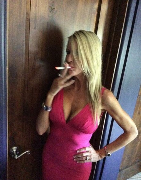 エボニートップオンリーファン ヌード 画像