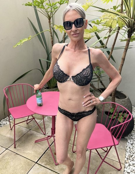 アナル乱交オンリーファンズ 無料セクシー 写真