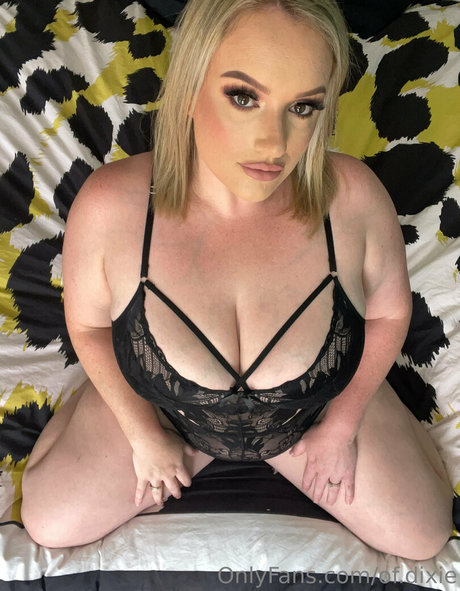 曲線美のxxx オンリーファンズ パーフェクト 画像