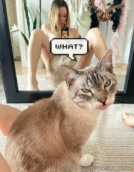 肉厚熟女オンリーファンズ セクシー 写真