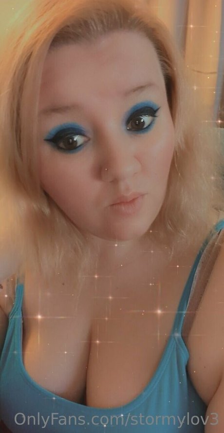 ぽっちゃりブロンドのオンリーファンズ トップ 画像