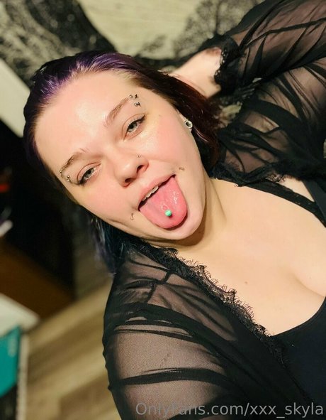 onlyskyyla ポルノモデル 写真