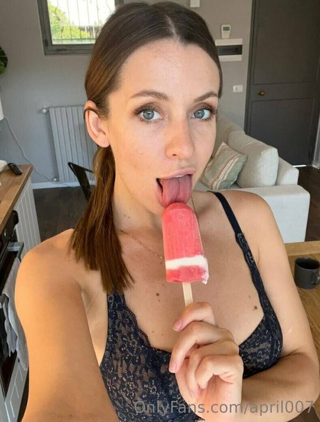 ティーンウェブカメラオンリーファンズ セクシー 写真