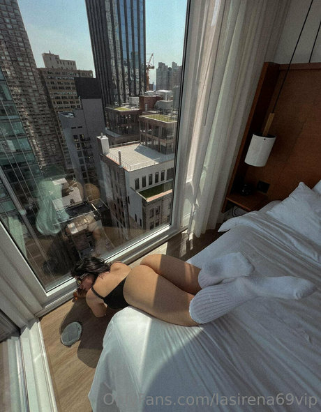 スキニーモデルオンリーファンズ えろた 画像